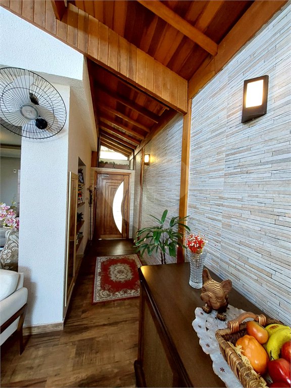 Casa residencial com ponto comercial a venda no Centro