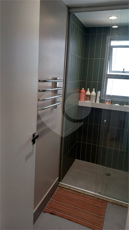 Apartamento a venda na Saúde 2 dormitórios com 2 vagas de garagem demarcadas. Aceita e estuda Permuta.