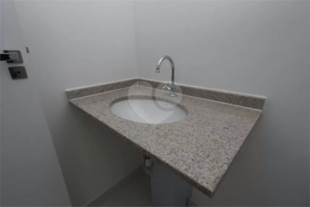 Studio à venda na V.Mariana - 30m2 - 350 metros metrô Paraíso