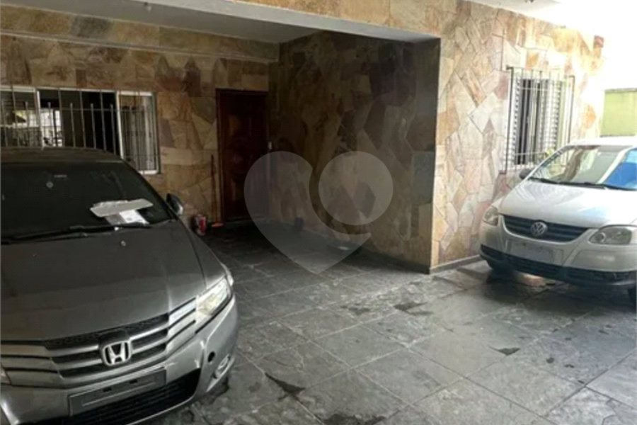 Sobrado à venda com 4 quartos, sendo 2 suítes,  em Jardim Líbano, São Paulo, SP
