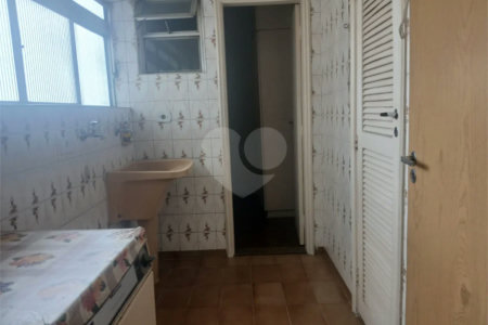 Apartamento a venda com porteira fechada no Belem com 95m com 03 dormitórios espaçoso sendo um suíte, 2 vagas. Aceita Permuta.