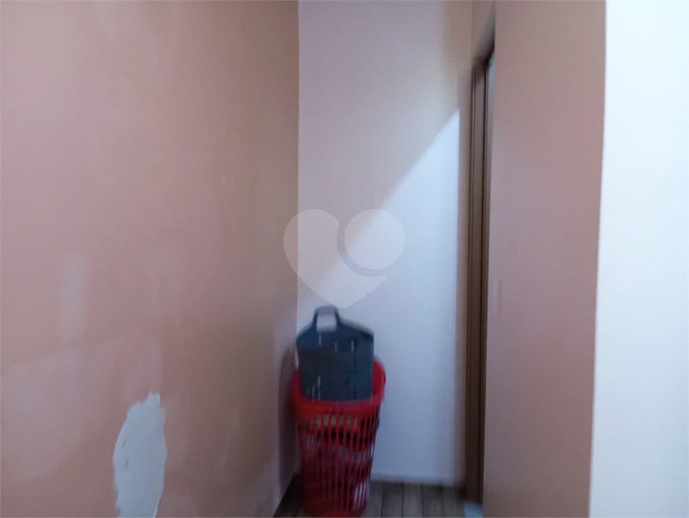 Terreno á venda com 2 casas na Vila Rosália, Guarulhos, SP.