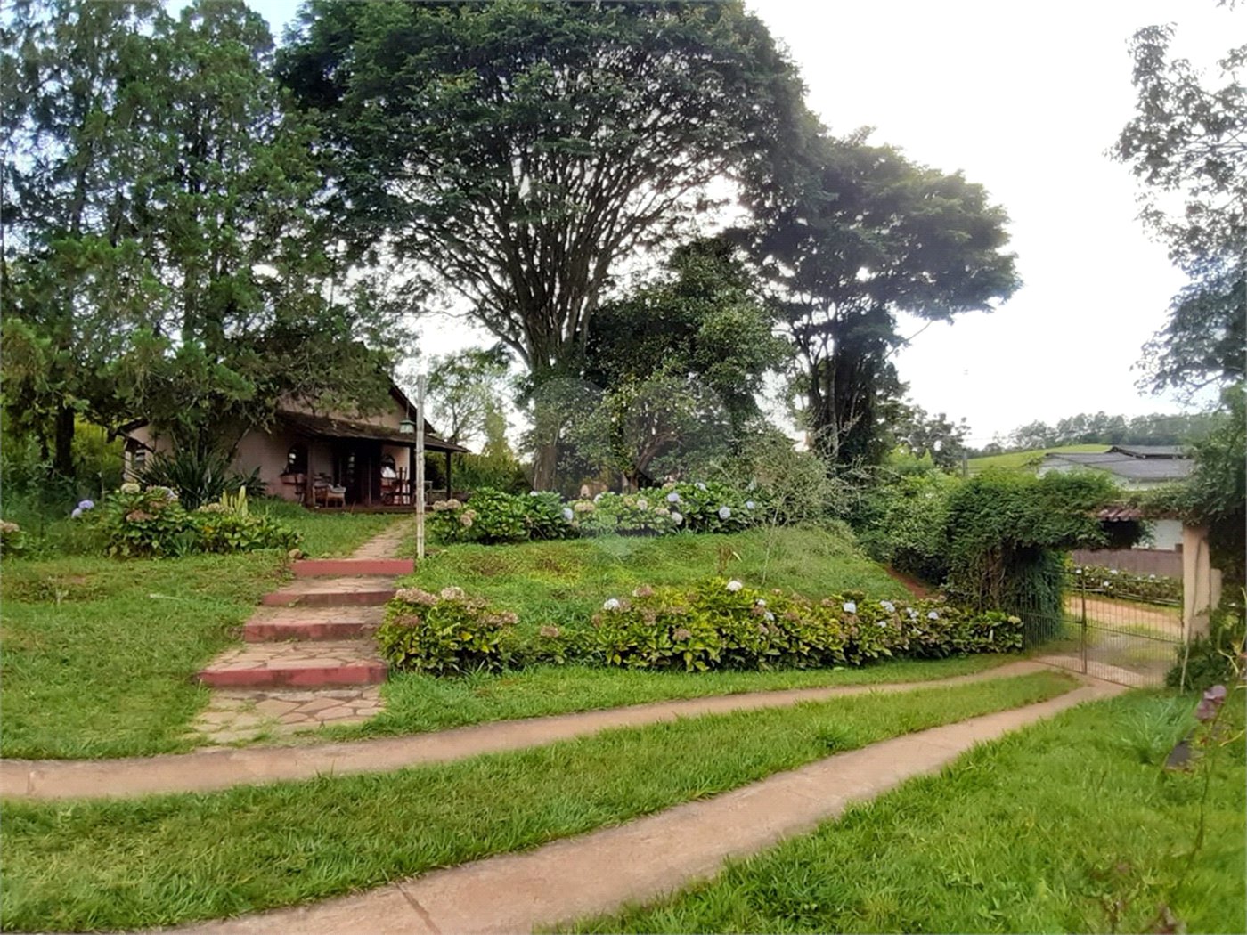 Spa Rural Chácara das Rosas à venda, a apenas 3 km do centro.
