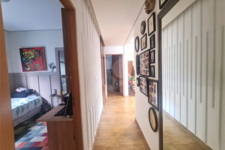 Casa térrea com 3 quartos à venda em Interlagos - SP