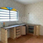 Casa espaçosa com 3 quartos, suíte, quintal e 2 vagas na Vila Santa Catarina