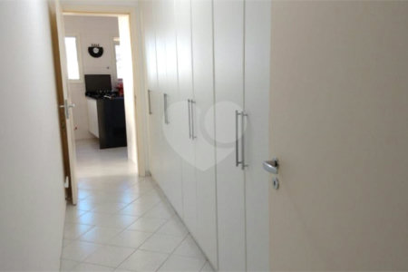 Apartamento à venda no Paraíso de 303m² com 4 suítes e 4 vagas.