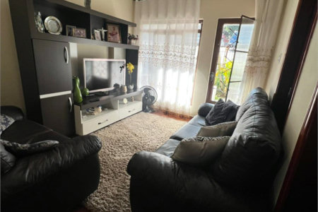 Casa residencial e comercial a venda com renda em Louveira-SP