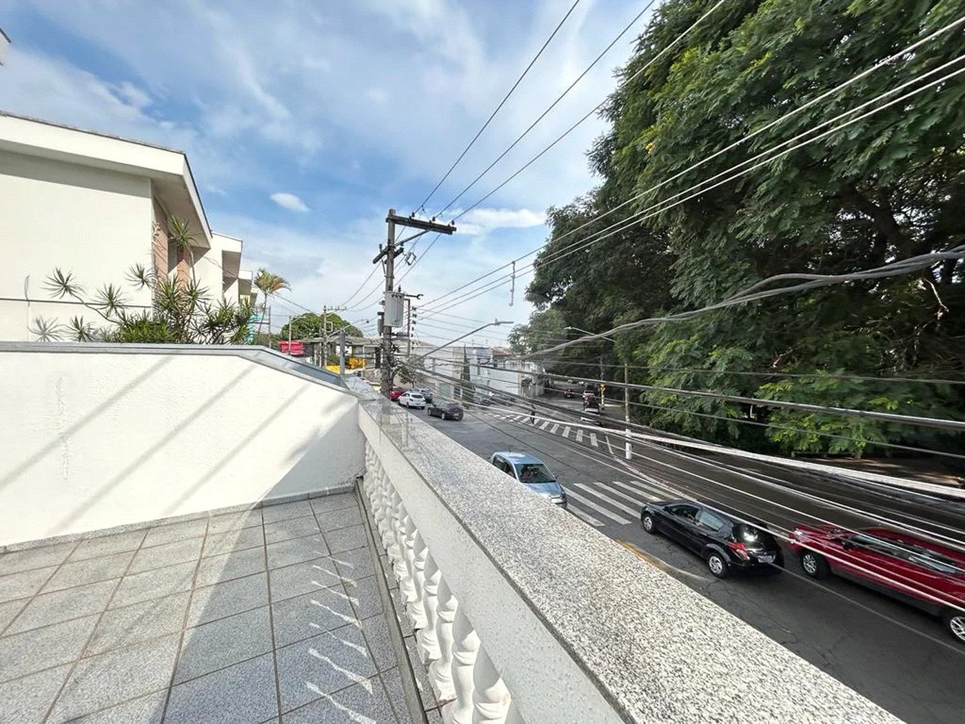 SOBRADO PARA LOCAÇÃO NO PARQUE DOMINGOS COM 03 DORM 01 SUITE 02 VAGAS DE GARAGEM