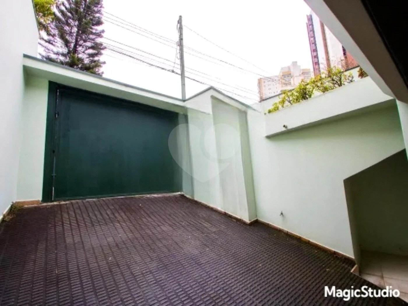 Casa com 360m² , 3 dormitórios , sendo 1 suíte , 4 vagas , disponível para venda ou locação , no centro de Santo André.