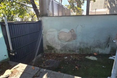 Casa antiga a venda