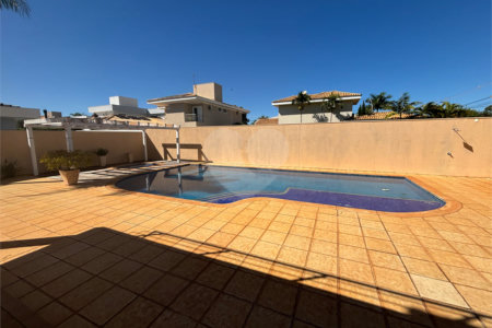 Casa á venda condomínio Damha I