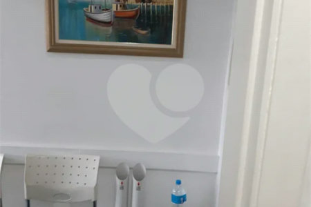 Sala com consultório odontológico à venda na Liberdade