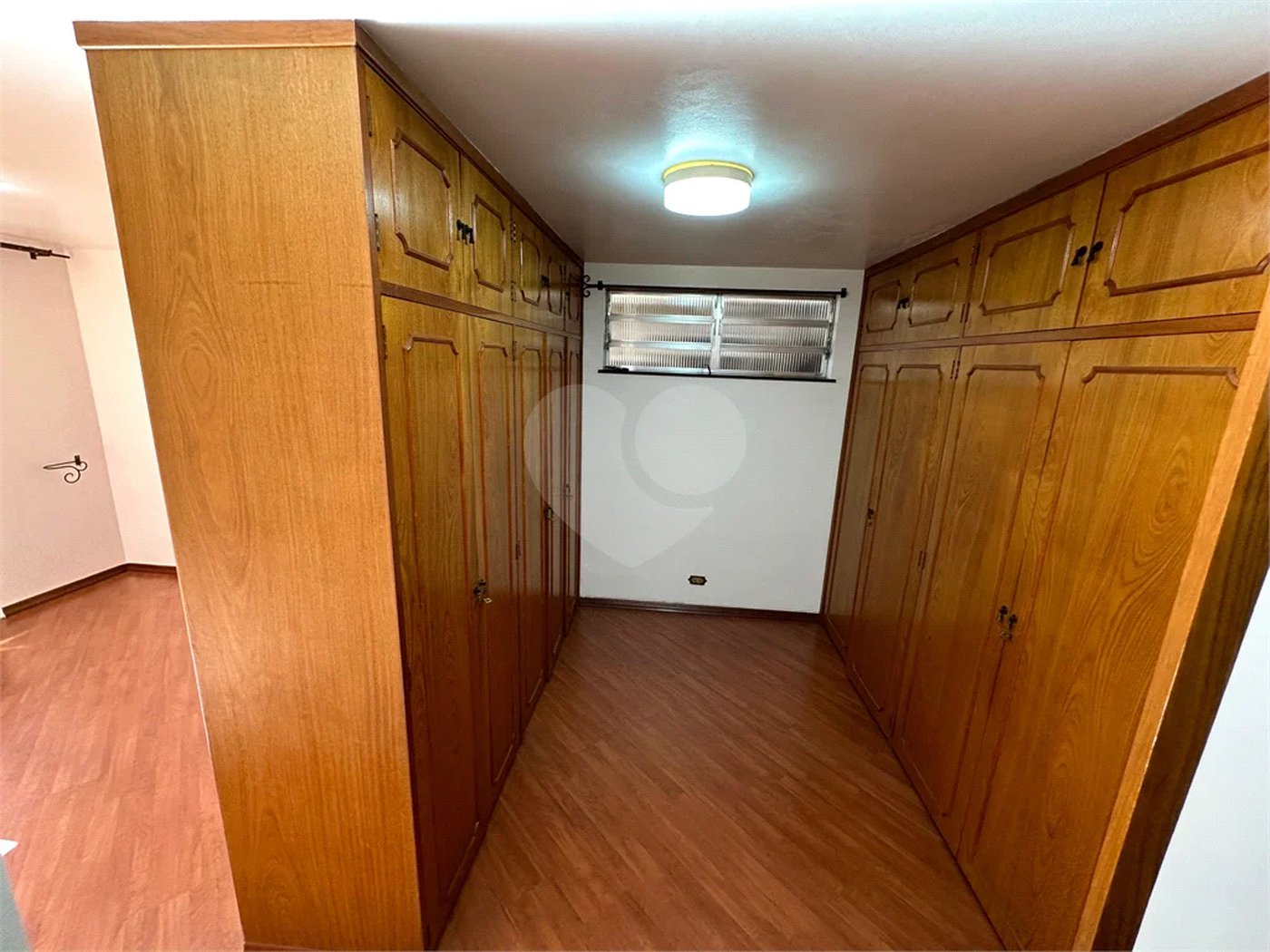 Casa à Venda no Bosque da Saúde com 271m², 3 Dormitórios, 1 Suíte e 4 Vagas