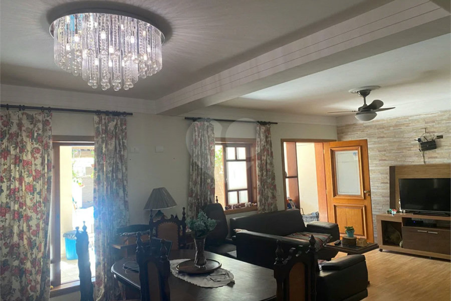 Casa à venda com 5 quartos no bairro Jardim Santa Silvia em Piracicaba/SP.