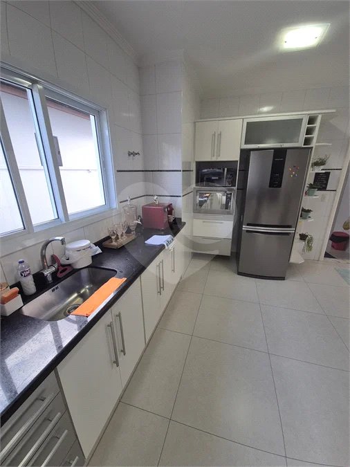 Belíssima Residência de 267 m² com Lazer Privativo no Condomínio Terras do Oriente – Valinhos