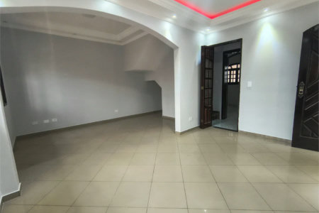 Sobrado à venda com 3 quartos, sendo 1 suíte,  em Jardim D'abril, Osasco, SP