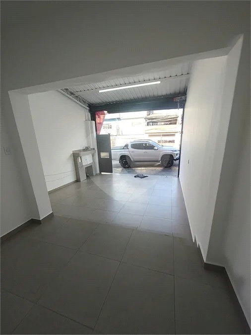 SALÃO COMERCIAL DE 100M² - RECEM REFORMADO