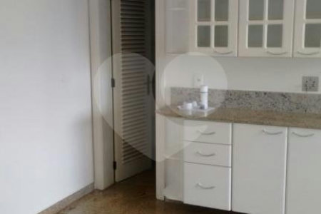 Excelente Apto à venda na Saúde c/240 m2 - 3 Suites/4 Vagas