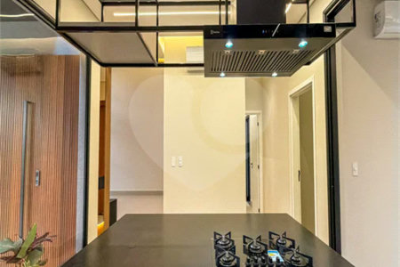 Indaiatuba - Condominio Sapezal - R$ 2.400.000,00 - Área Total 360,00 m² - Área Construída 213,32 m² - TÉRREA - 03 suítes sendo a master com closet; - Escritório; Lavabo; Cozinha com cooktop e planejados; Gourmet com churrasqueira; Ambientes preparados para ar condicionado; Piscina com cascata,