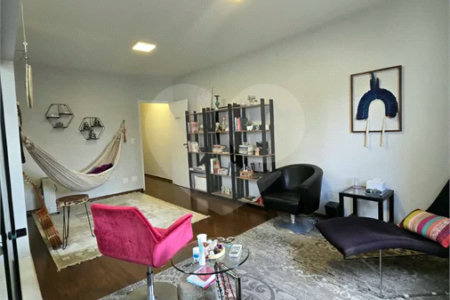 Sobrado à venda com 3 quartos, sendo 1 suíte, em Chácara Santo Antônio, São Paulo, SP