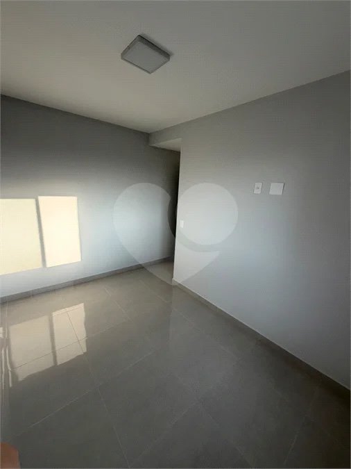 Apartamento à venda na Vila São João, próximo as Shopping Internacional de Guarulhos, com 43 m² com 2 dormitórios e 1 vaga de garagem