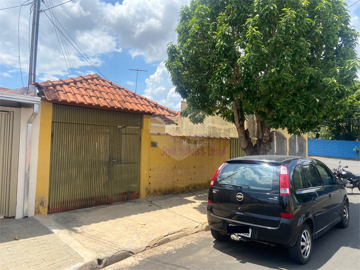 Casa Térrea com 3 dormitórios.
