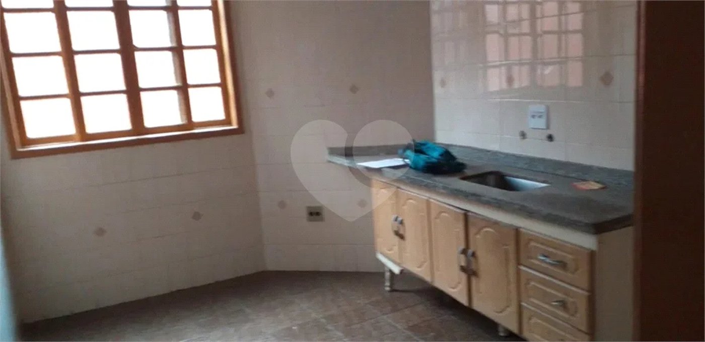 Casa à venda na Vila Carrão, 3 quartos (1 suíte)