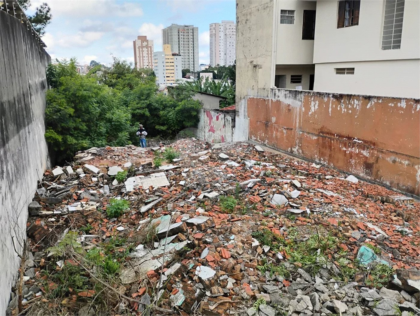 Vende-se Terreno de 715 m² na Vila Santa Catarina — Excelente oportunidade para investidores