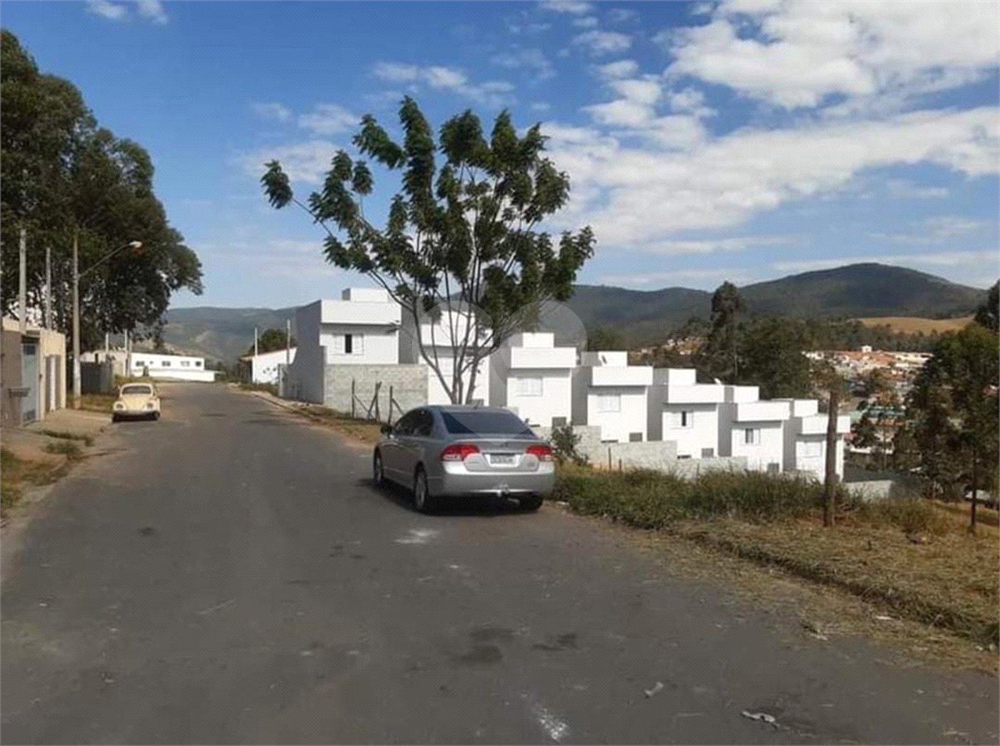 Terreno em Bom Jesus dos Perdões com 290 metros, excelente localização, pronto para construir