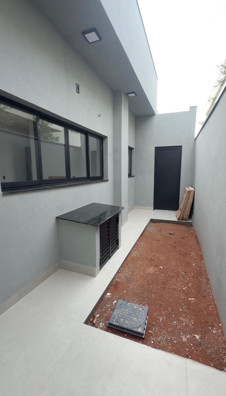 Casa à venda com 3 quartos no condomínio Villa de León, Três Lagoas - MS