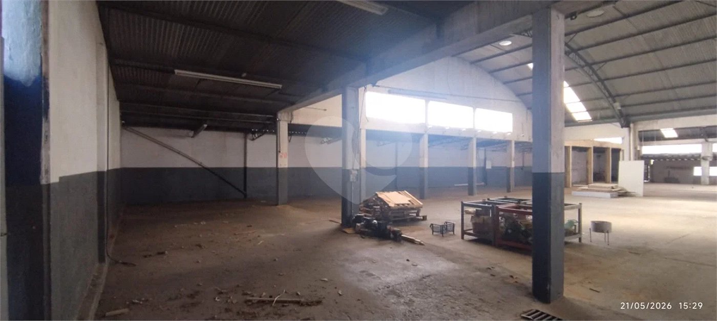 Excelente Galpão Industrial e Comercial em Jundiaí com AVCB e Zoneamento ZR3