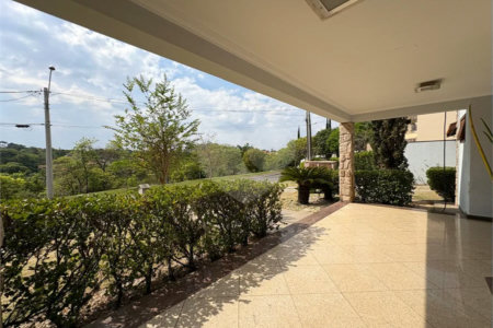 Casa a Venda no Condomínio Vista Alegre - Sede em Vinhedo/SP