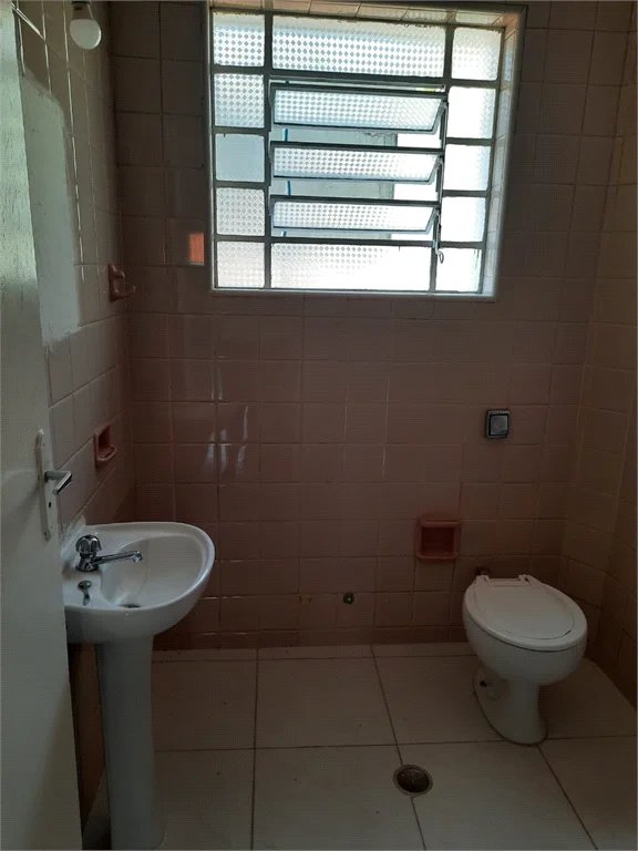 Sobrado à venda com 3 quartos em Vila Universitária, São Paulo - SP