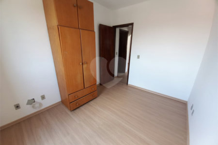 Apartamento no Condomínio Jardim Europa.