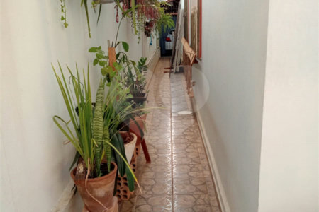 Casa térrea no Cidade Aracy .