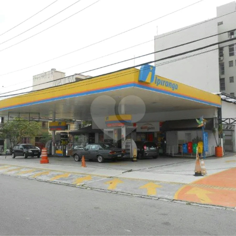 Terreno na Barra Funda. Espaço para posto de gasolina e farmácias em ótima localização