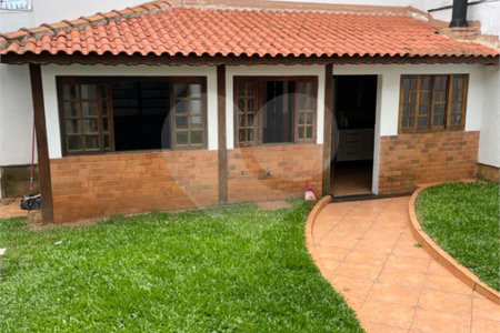 Sobrado à venda no Planalto Paulista c/330m2 - 3 Quartos/1 Suite/ 4 Vagas na garagem - Metrô S.Judas