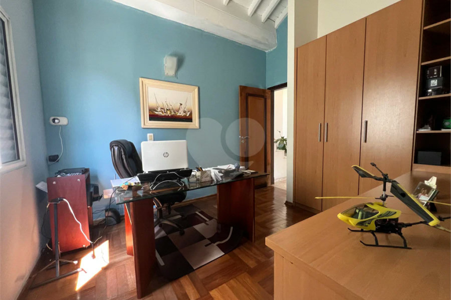 Luxuoso Sobrado com 4 Suítes, Elevador e Espaço Gourmet no Tremembé