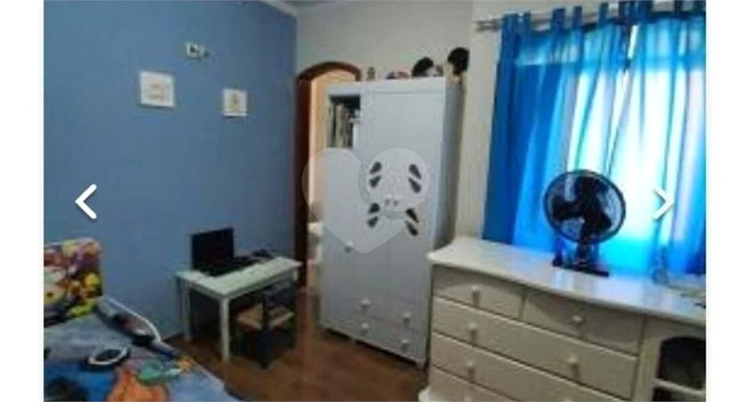 Casa com 205m² , 3 dormitórios , sendo todos suítes , 5 vagas , á venda no bairro Bangú em Santo André.