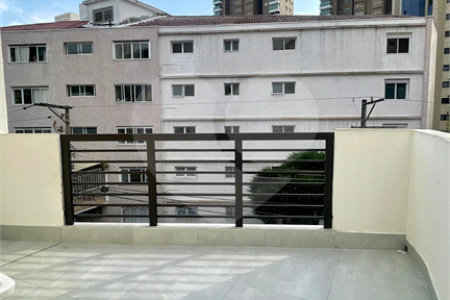 Sobrado com 3 andares, 350 m², 6 quartos, 2 suítes e 5 vagas para locação no Jardim Anália Franco!