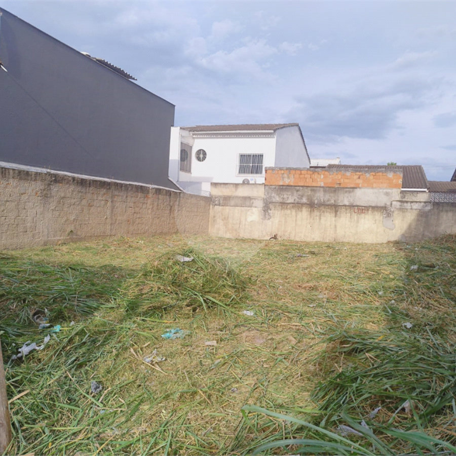terreno plano com 227,58 m², localizado no bairro Mirela, uma das regiões que mais se valorizam em Campo Grande.