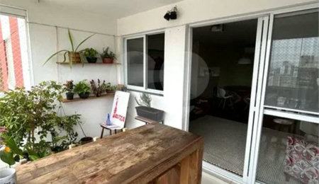 Apartamento à venda ou para alugar com 2 quartos, sendo 1 suíte, em Pinheiros, São Paulo, SP