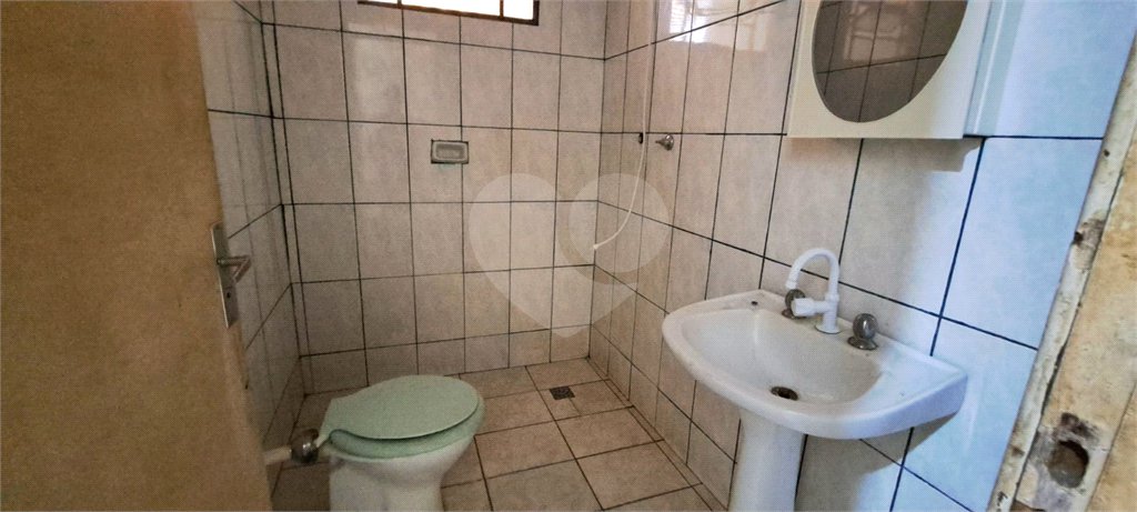 Casa ampla em bairro tranquilo – excelente oportunidade para morar ou investir!