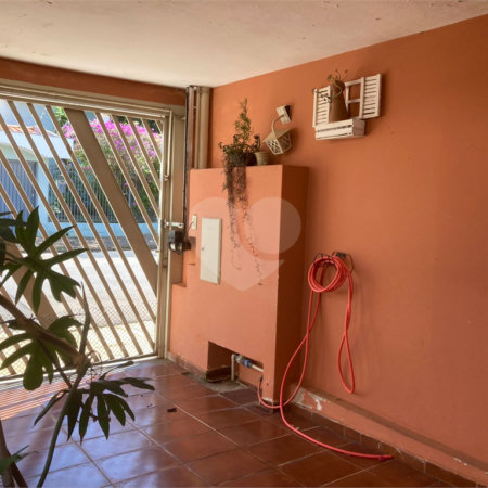 Vende-se excelente casa próxima ao Centro