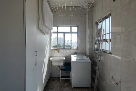 Apartamento para venda e locação na Aclimação de 108m² com 2 dormitórios e 2 banheiros, varanda