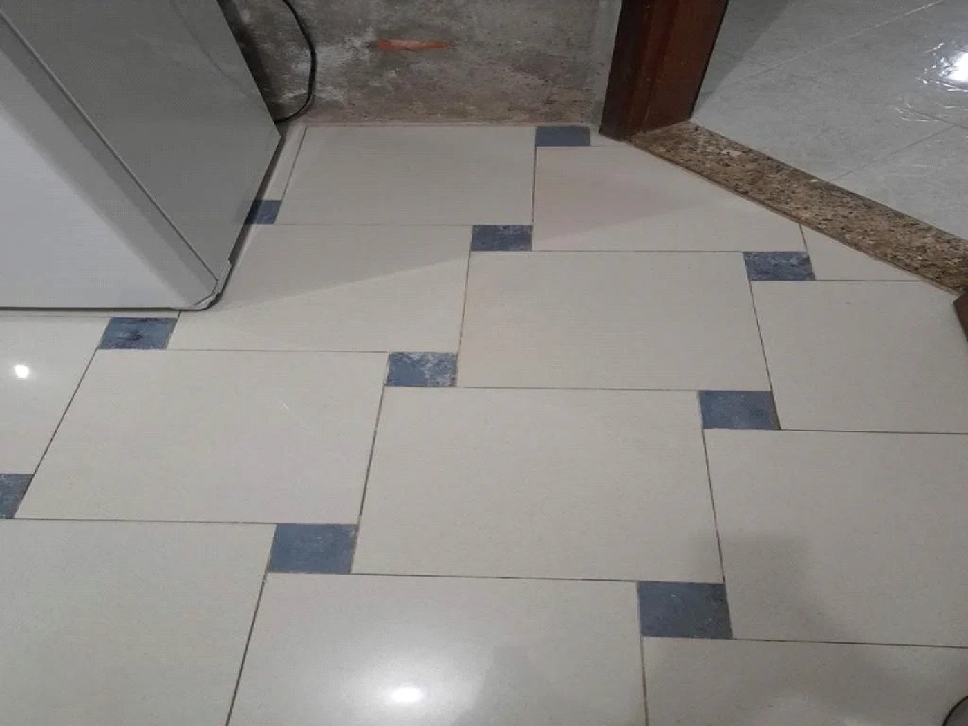 Casa à venda com 4 quartos, sendo 1 suíte, em City Bussocaba, Osasco, SP