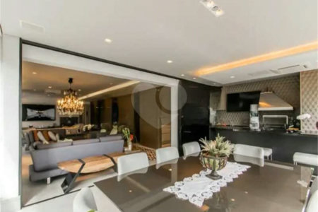 Apartamento de 306m² na melhor região de Moema, 3 suítes, 5 vagas, varanda gourmet, depósito, fora de rota