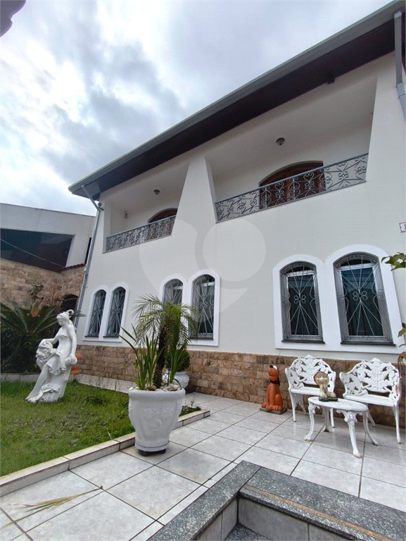 Excelente Sobrado à venda com 281m2 de área construída