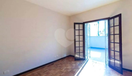 Sobrado à venda com 3 quartos em Jardim França, São Paulo, SP