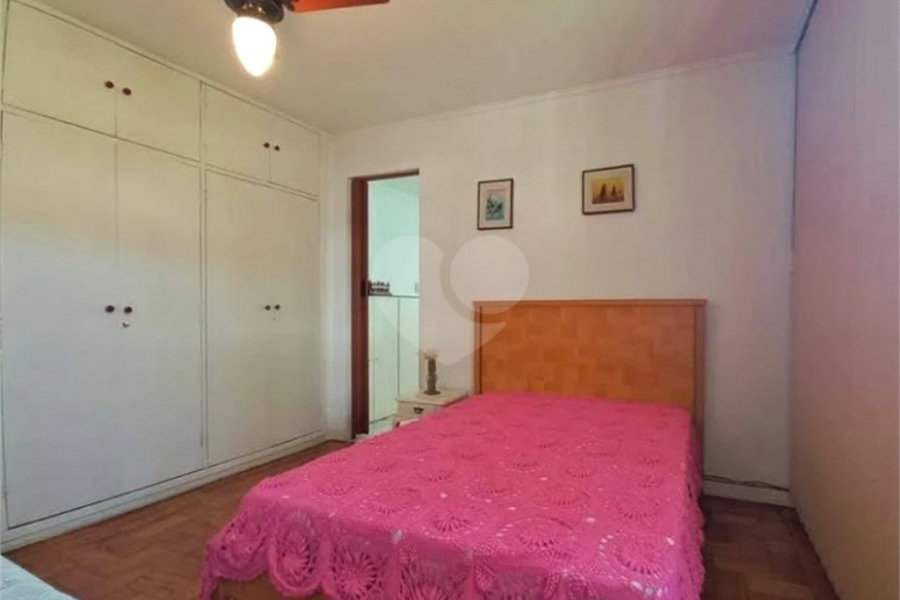 Sobrado à venda 241m² na Vila Mariana 04 dormitórios, 01 suíte e 03 vagas.